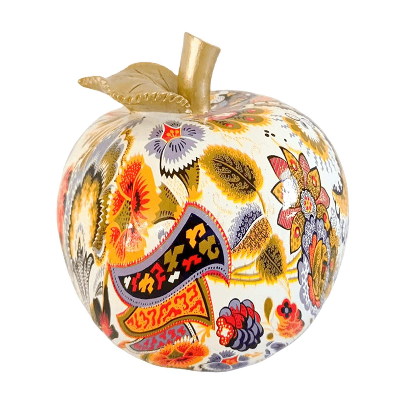Graffiti Apple Statue Nordic Apple Resin Sculpture for Kitchen Bookshelf Bar Style B