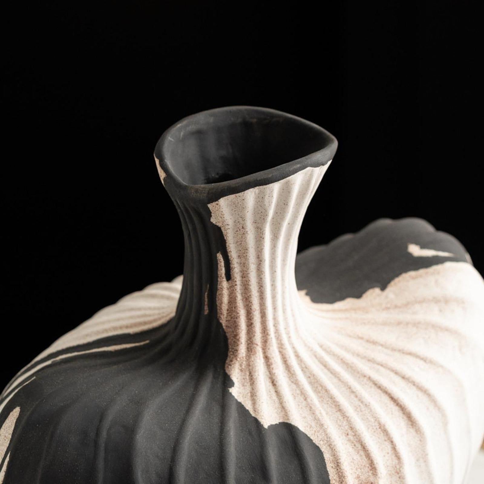 Wabi Sabi Flower Vase Farmhouse Decorative Vase Entryway Rustic Ceramic Vase 27.5cmx19cmx32cm