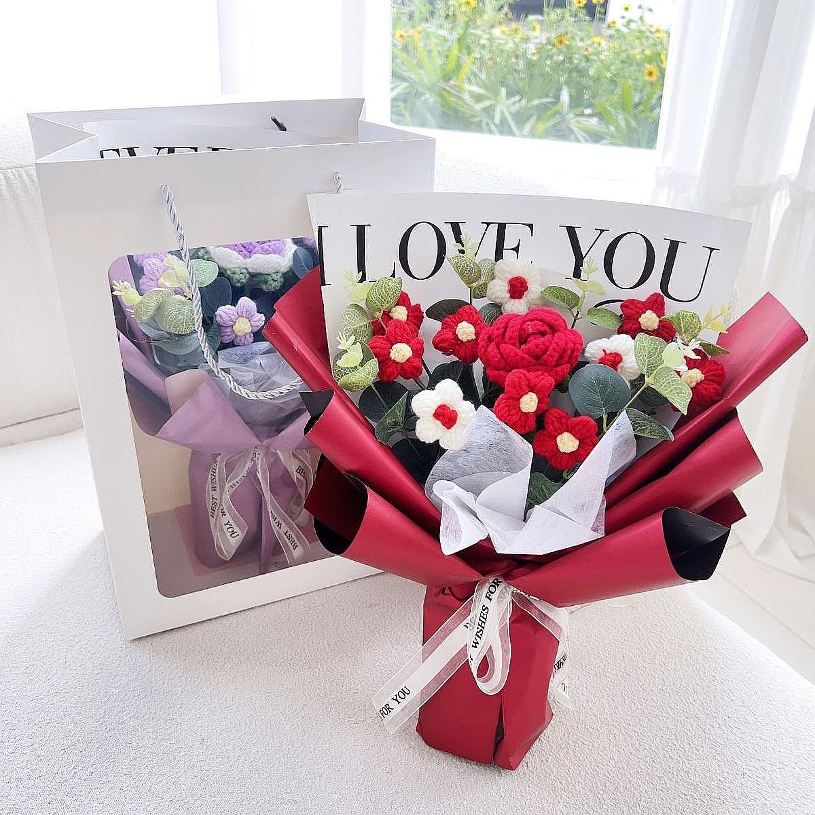 Crochet Flower Holiday Knitting Flower Bouquet for Birthday Thanksgiving Day Red Rose