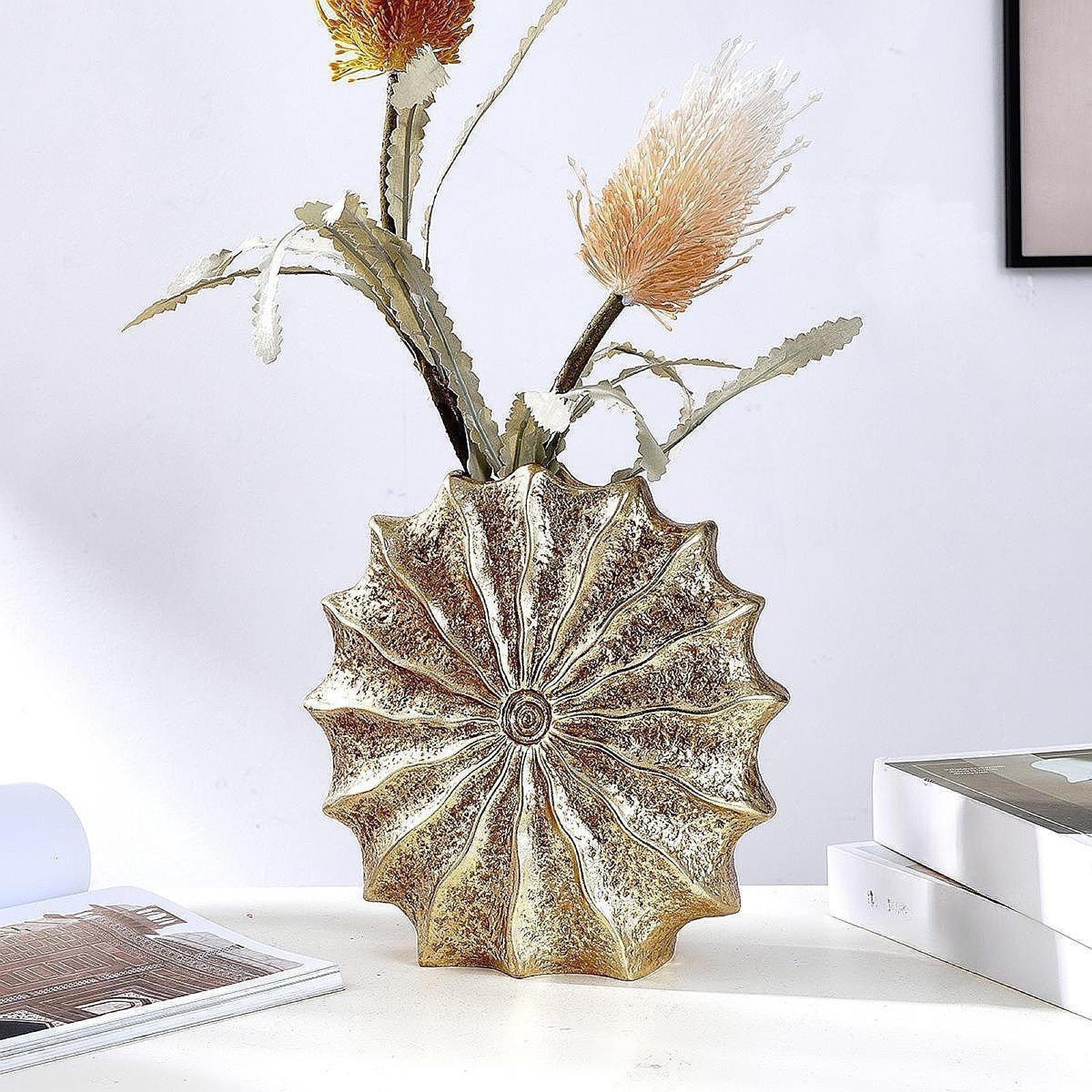 Conch Flower Vase Retro Tabletop Ornament for Dining Table Living Room Party Gold Large