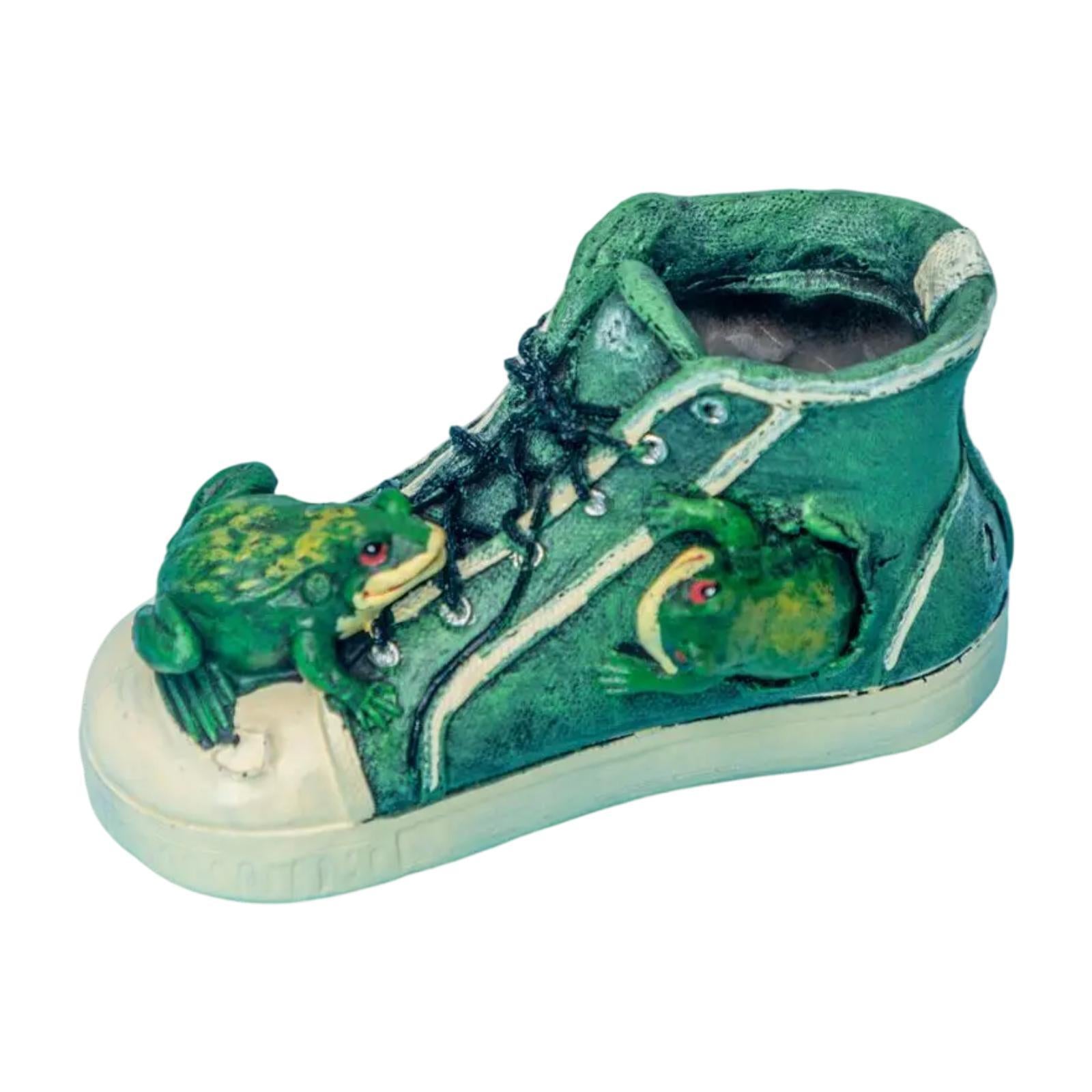 Garden Frog Shoe Statue Cute Resin Animal Figurine for Farmhouse Porch Patio