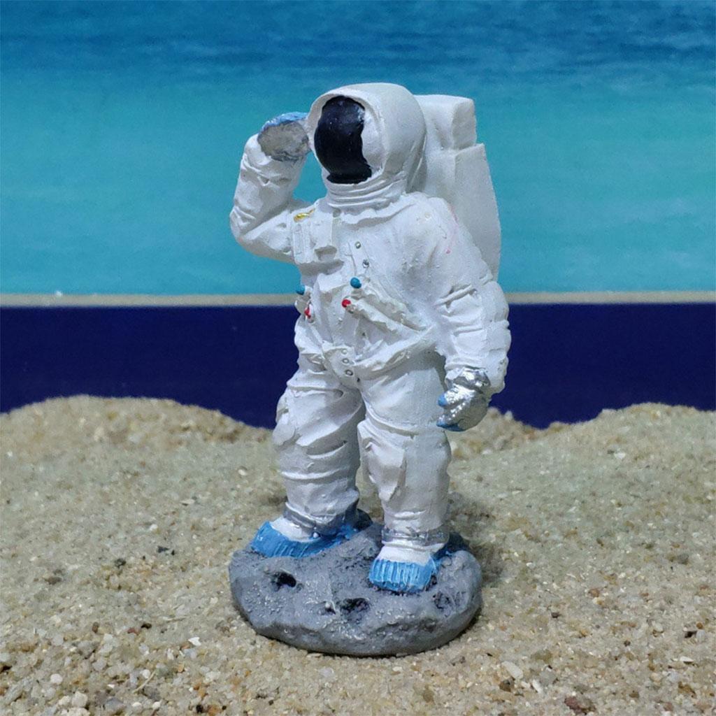 Astronaut Figurines Artwork Outer Space Modern Spaceman Statue for Tabletop
