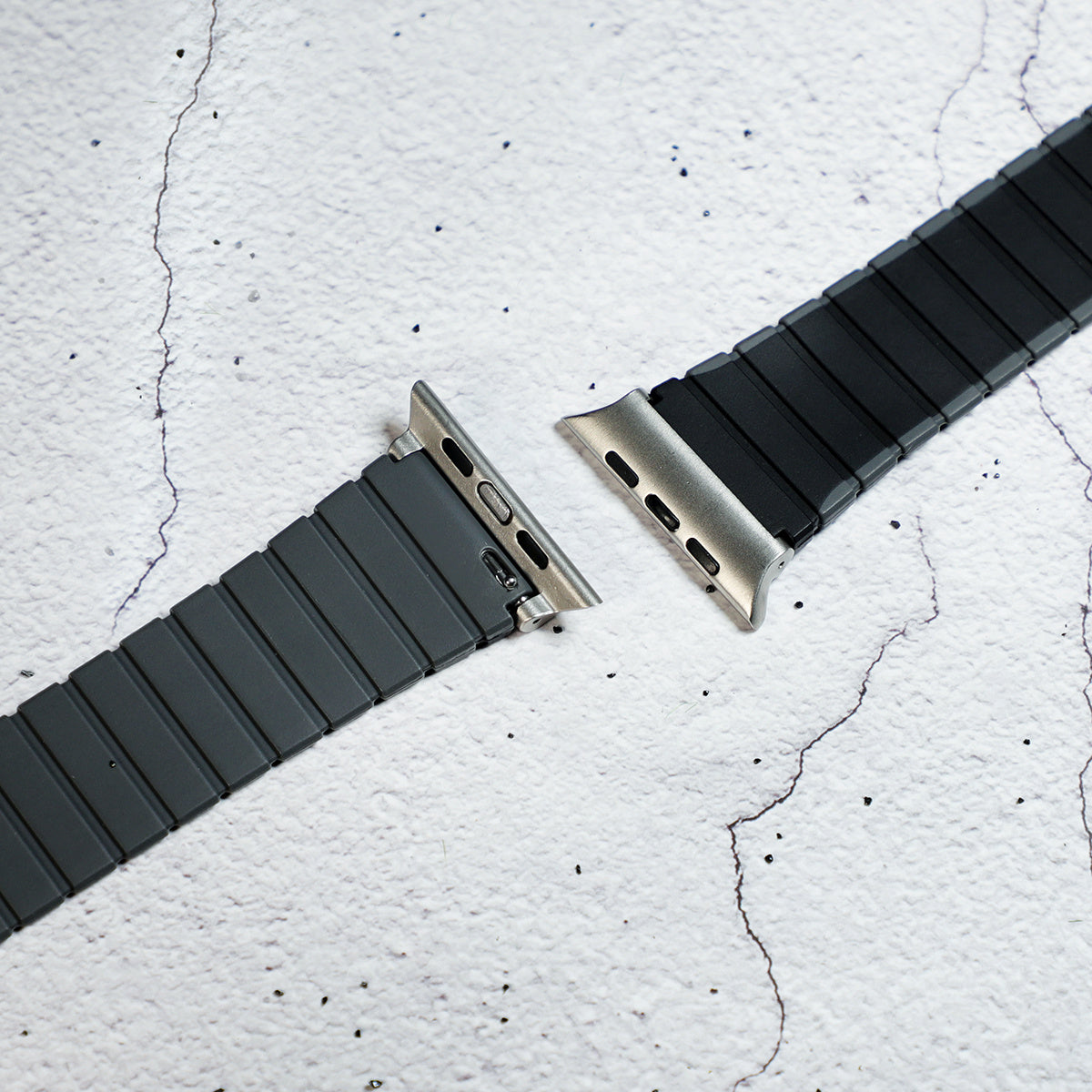 For Apple Watch Ultra 2 Ultra 49mm / 9 8 7 45mm / 6 5 4 SE (2023) SE (2022) SE 44mm / 3 2 1 42mm Magnetic Silicone Watch Band - Black+Grey
