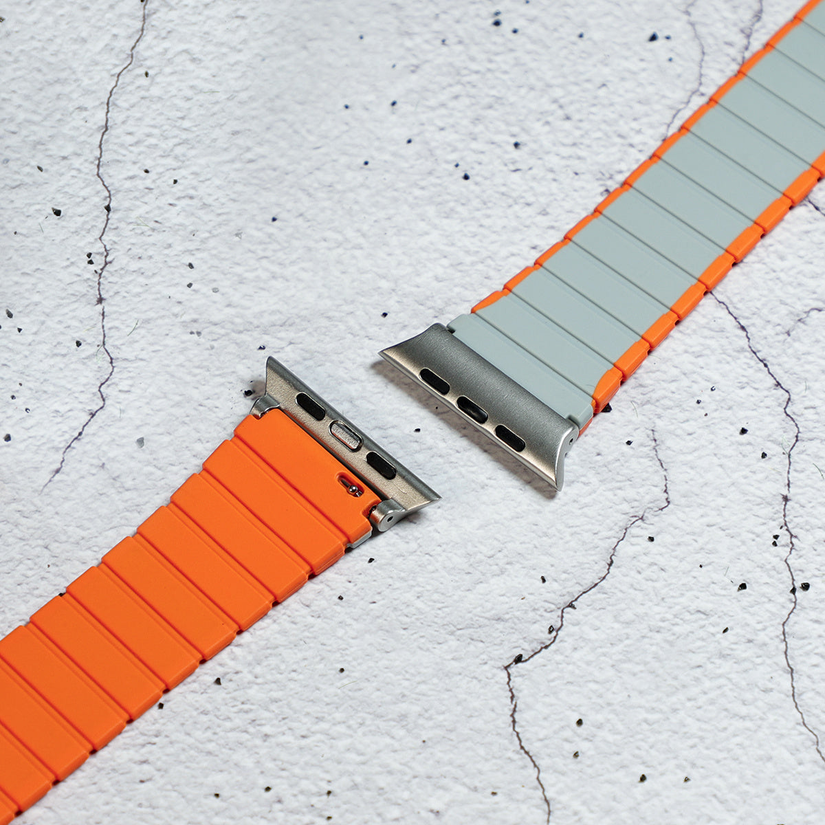 For Apple Watch Ultra 2 Ultra 49mm / 9 8 7 45mm / 6 5 4 SE (2023) SE (2022) SE 44mm / 3 2 1 42mm Magnetic Silicone Watch Band - Grey+Orange