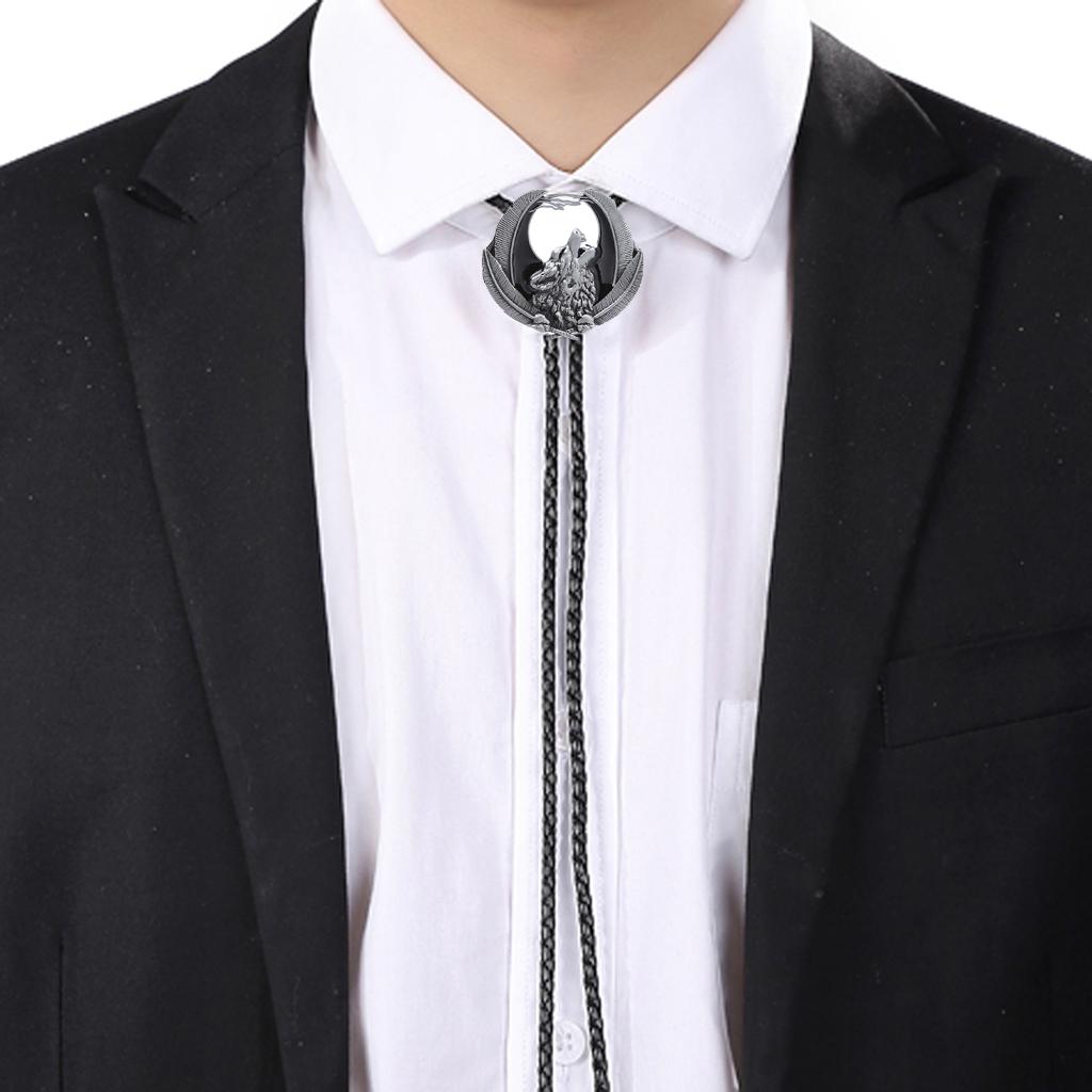 Vintage Wolf Howling Design Cowboy Rodeo Bolo Tie
