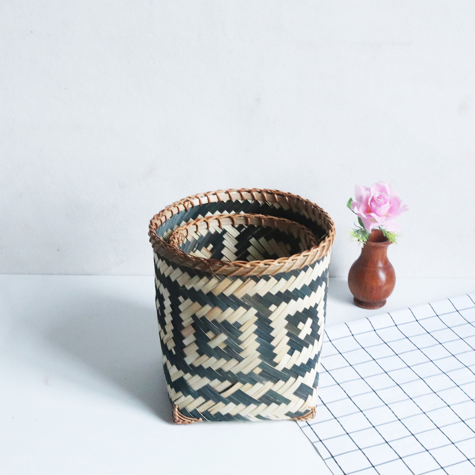 Bamboo Storage Basket Makeup Trash Basket Small for Nursery Living Room 20x20cm