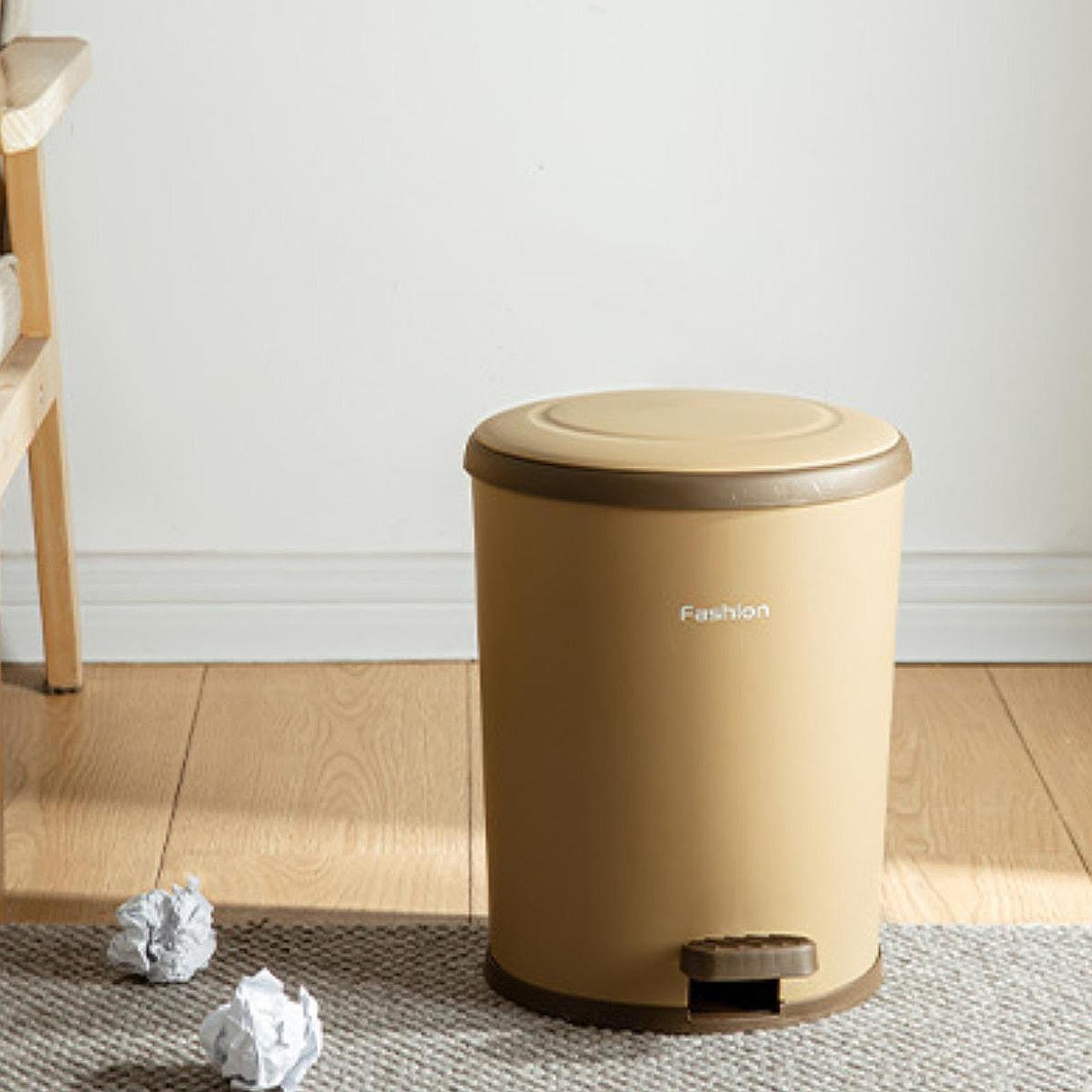 Step Trash Can with Lids Portable Pedal Bin for Laundry Room Living Restroom Khaki