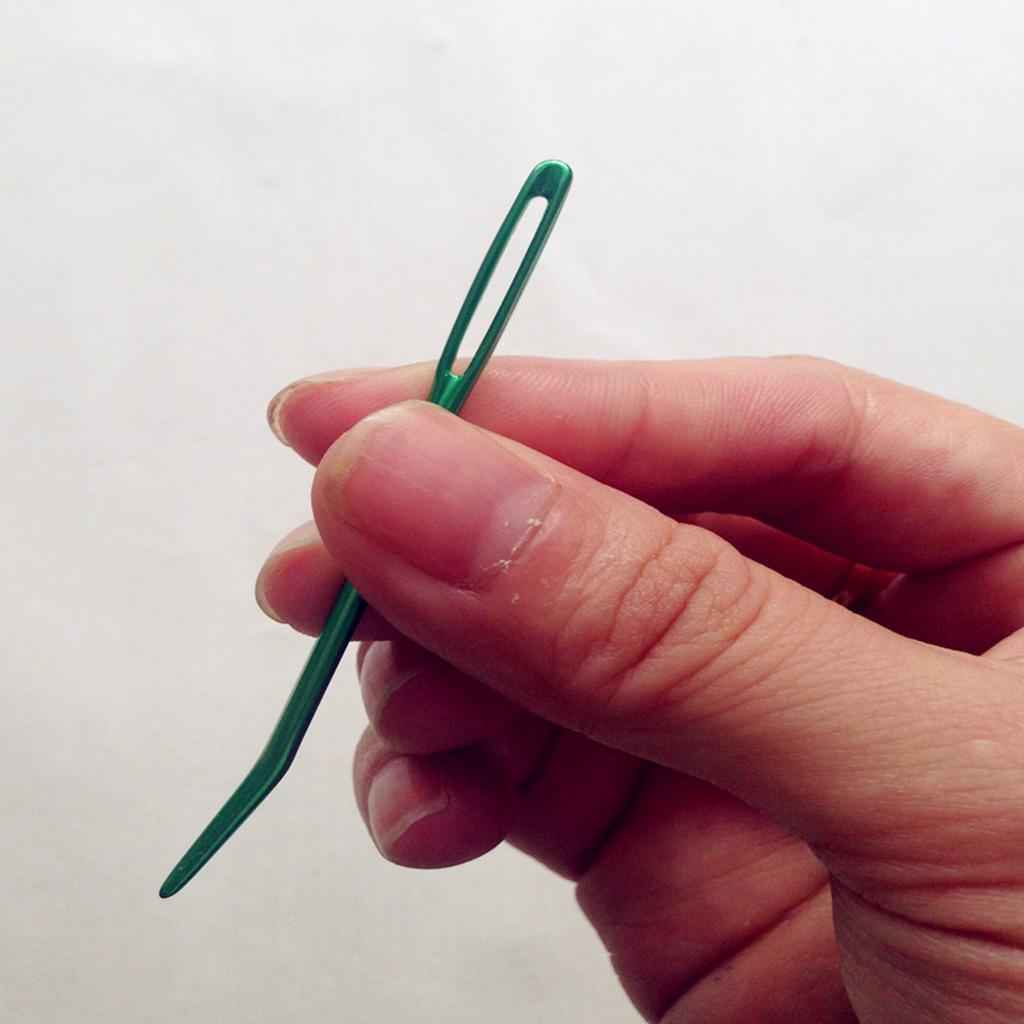 2pcs Aluminium Large-eye Bent Tip Tapestry Darning Needles Knitting Green