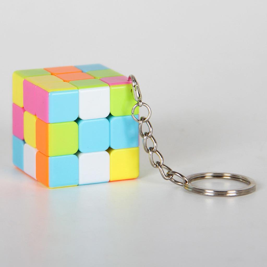 Mini 3x3x3 Magic Cube Speed Twist Cube Keychain Intelligence Toy Gift