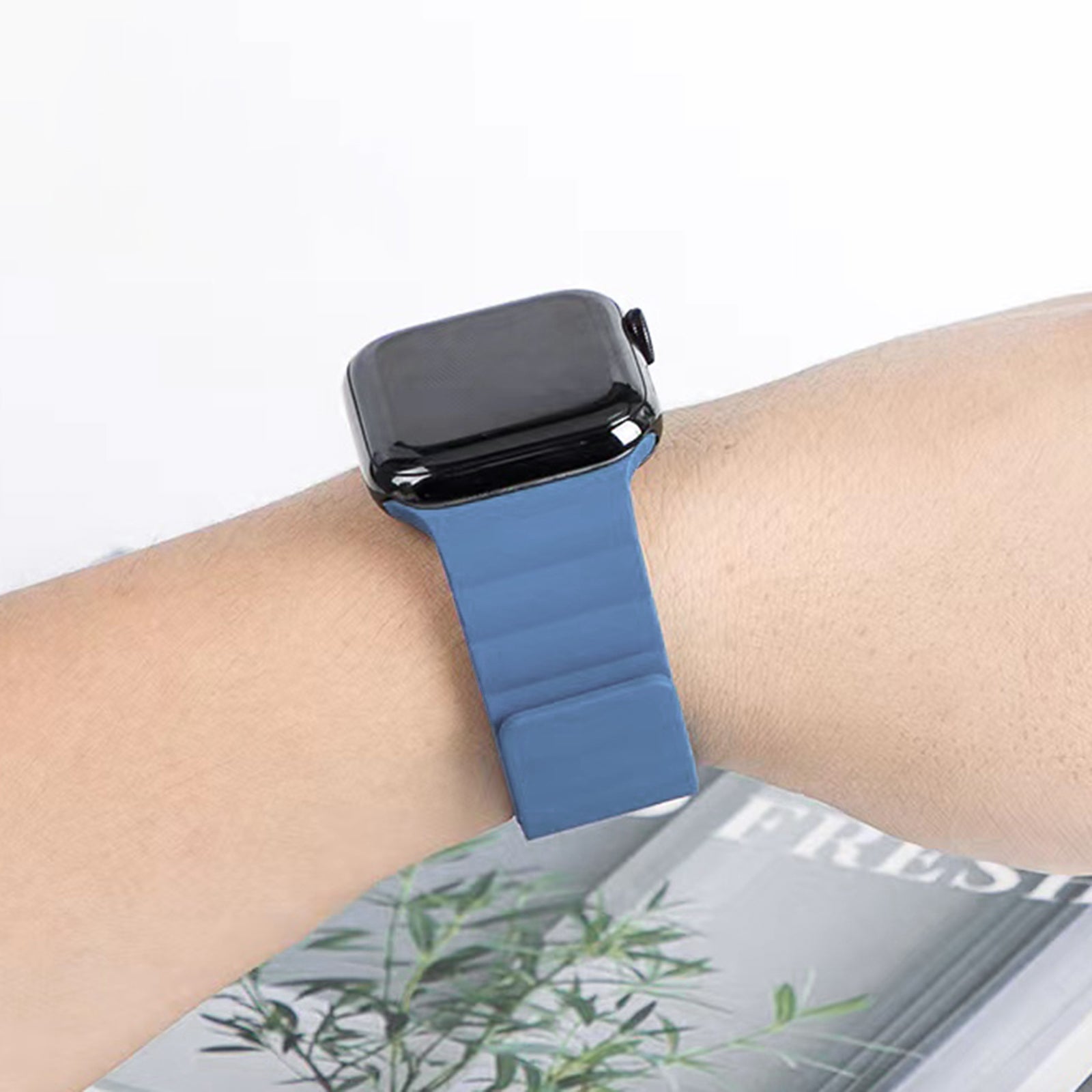MUTURAL Modi Series Sweatproof Silicone Watch Band Adjustable Magnetic Wrist Strap for Apple Watch Series 8 41mm / Series 7 41mm / 6 / 5 / 4 / SE / SE(2022) 40mm / 3 / 2 / 1 38mm - Blue - UNIQBUY