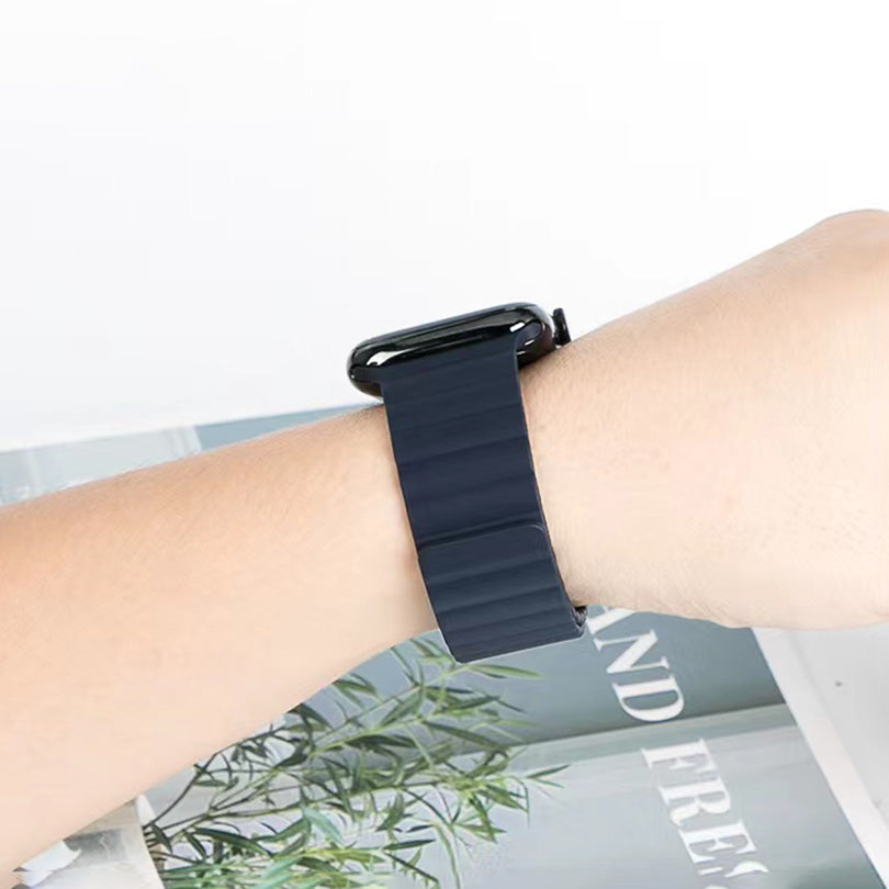 MUTURAL Modi Series Adjustable Silicone Wrist Straps Sweatproof Magnetic Watch Band for Apple Watch Ultra 49mm / Series 8 45mm / 7 45mm / 6 / 5 / 4 / SE 44mm / SE (2022) 44mm / 3 / 2 / 1 42mm - Midnight Blue - UNIQBUY