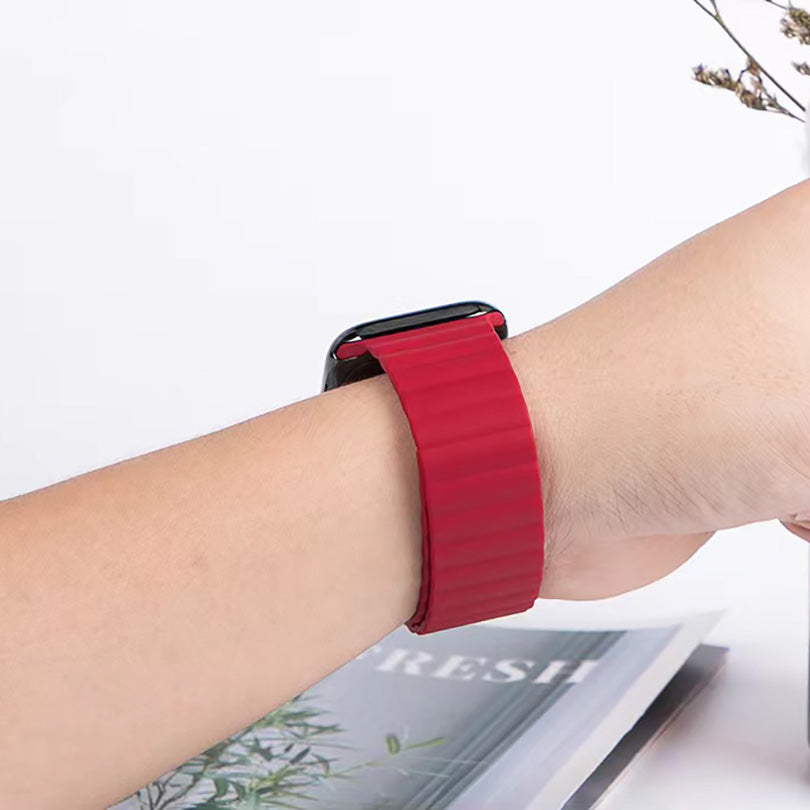 MUTURAL Modi Series Adjustable Silicone Wrist Straps Sweatproof Magnetic Watch Band for Apple Watch Ultra 49mm / Series 8 45mm / 7 45mm / 6 / 5 / 4 / SE 44mm / SE (2022) 44mm / 3 / 2 / 1 42mm - Red - UNIQBUY