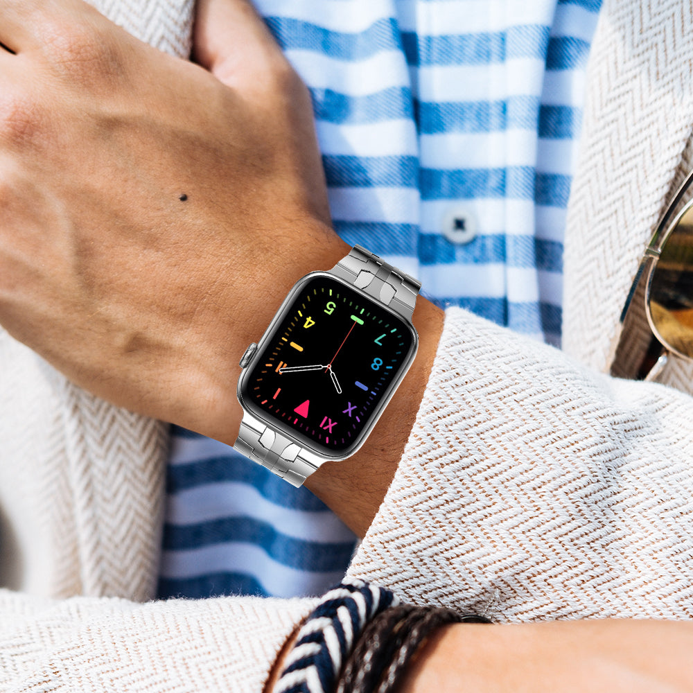Smart Watch Stainless Steel Strap Metal Watchband for Apple Watch Ultra 49mm / Series 8 45mm / 7 45mm / Watch Series 6 / SE 44mm / SE (2022) 44mm / 5 / 4 44mm / Watch Series 3 / 2 / 1 42mm - Silver - UNIQBUY