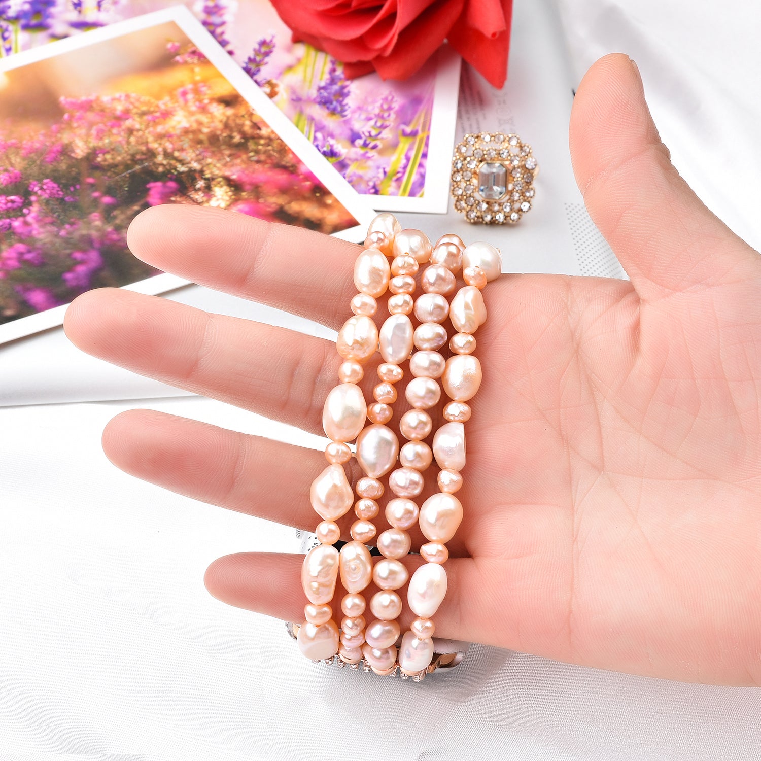 Crystal Pearls Bracelet Exquisite Stylish Watch Band for Apple Watch Series 8 41mm / Series 7 41mm / SE / SE(2022) / Series 6 / 5 / 4 40mm / Series 3 / 2 / 1 38mm - Pearl Pink - UNIQBUY