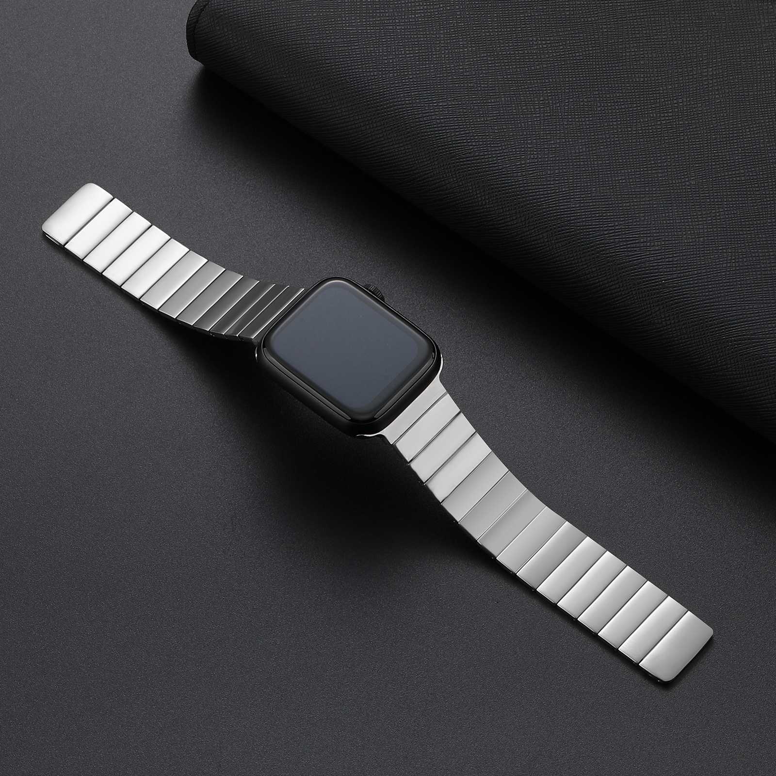 For Apple Watch Series 8 41mm / Series 7 41mm / Series 6 / 5 / 4 / SE / SE(2022) 40mm / Series 1 / 2 / 3 38mm, Quick Release Watch Band Magnetic Stainless Steel Replacement Watch Strap - Silver - UNIQBUY
