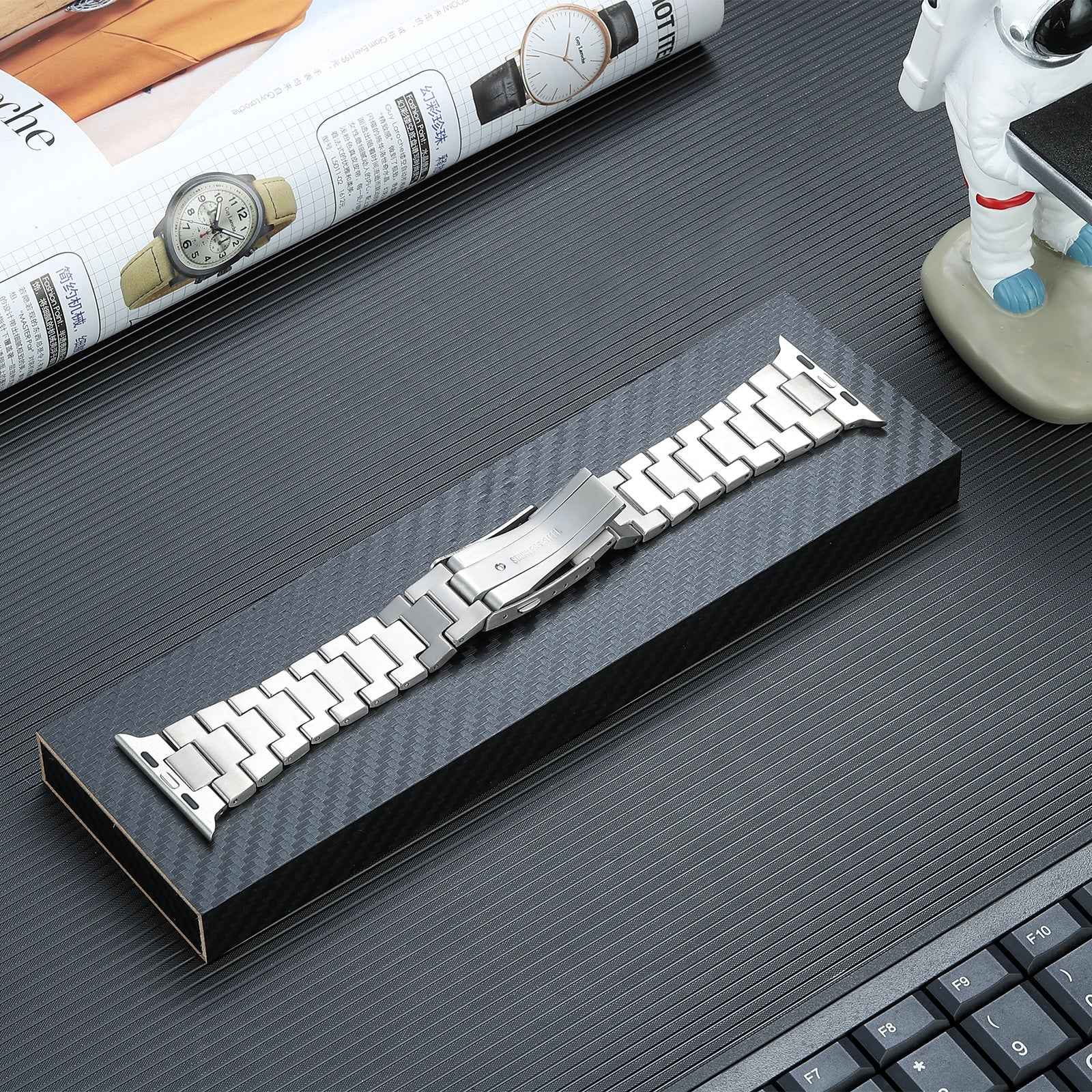 For Apple Watch Series 8 / 7 41mm / 6 / 5 / 4 / SE / SE (2022) 40mm / 3 / 2 / 1 38mm Replacement Wrist Band Titanium Steel Watch Strap - Silver