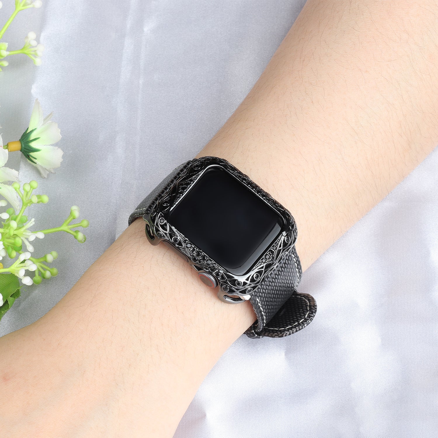 Hollow-out Zircon Decor Anti-fall Copper Watch Case Cover for Apple Watch SE / SE (2022) 40mm / Series 6 / 5 / 4 40mm - Black - UNIQBUY