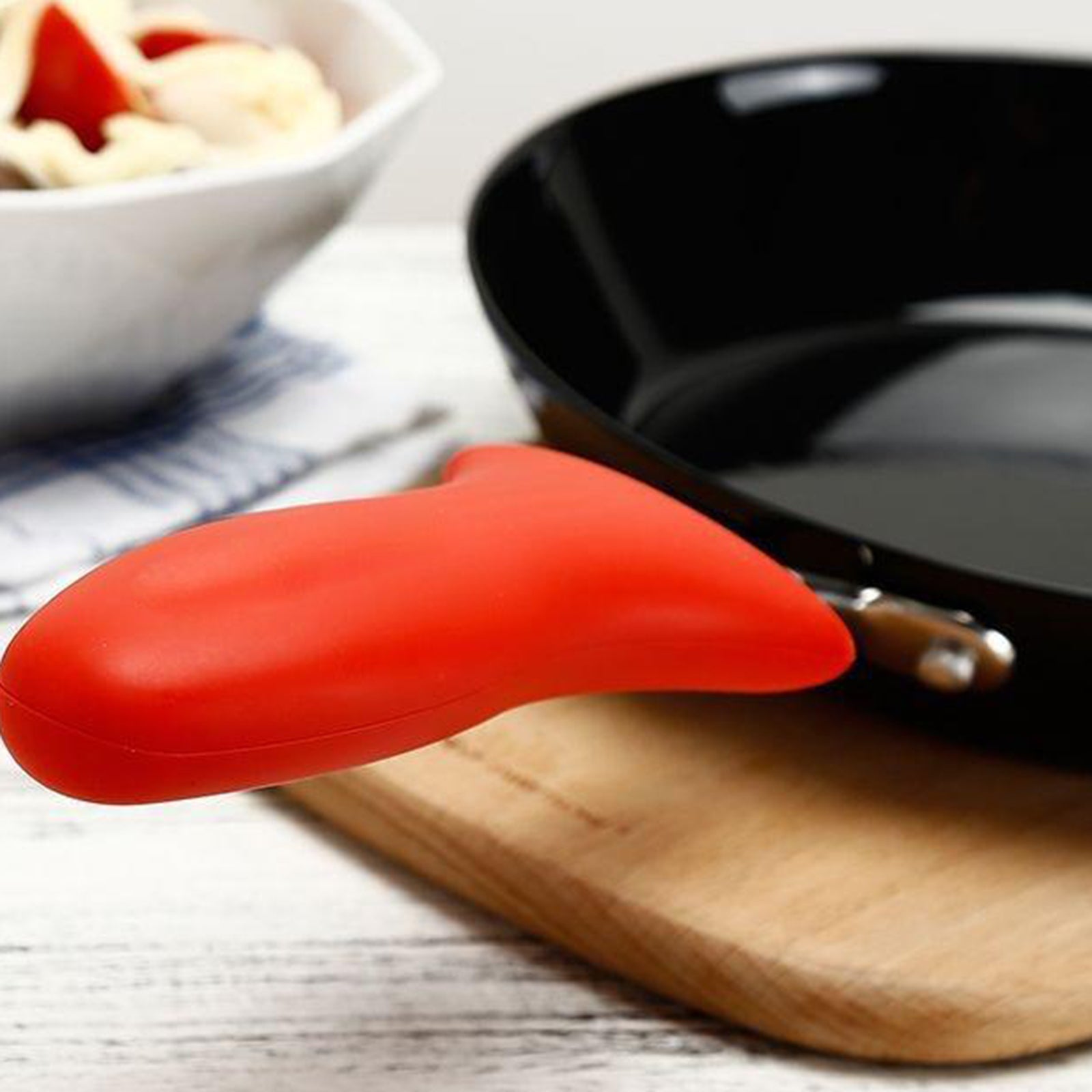 3Pcs Silicone Hot Skillet Handle Cover Holder Heat Resistant Removable Red