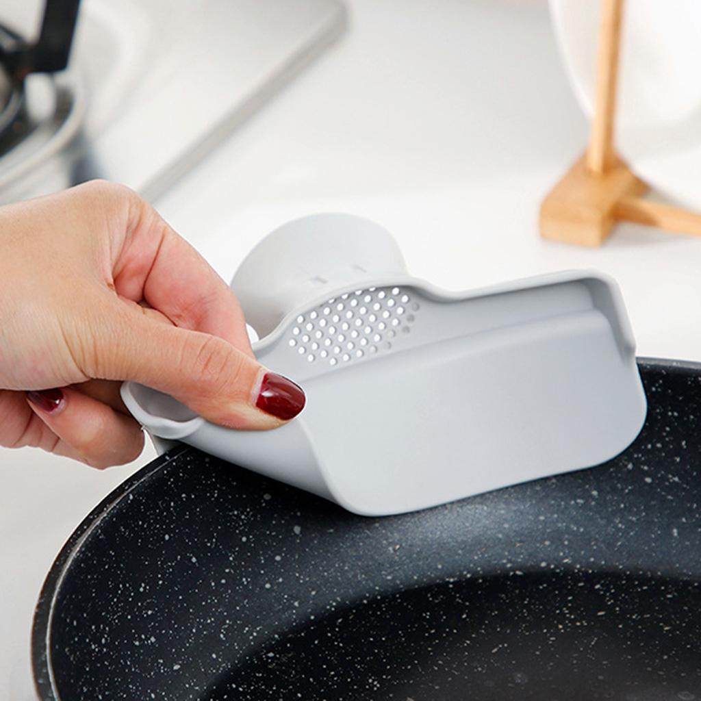 Pour Soup Funnel Clip-on Round Pot Soup Spout Water Deflector Kicthen Gray