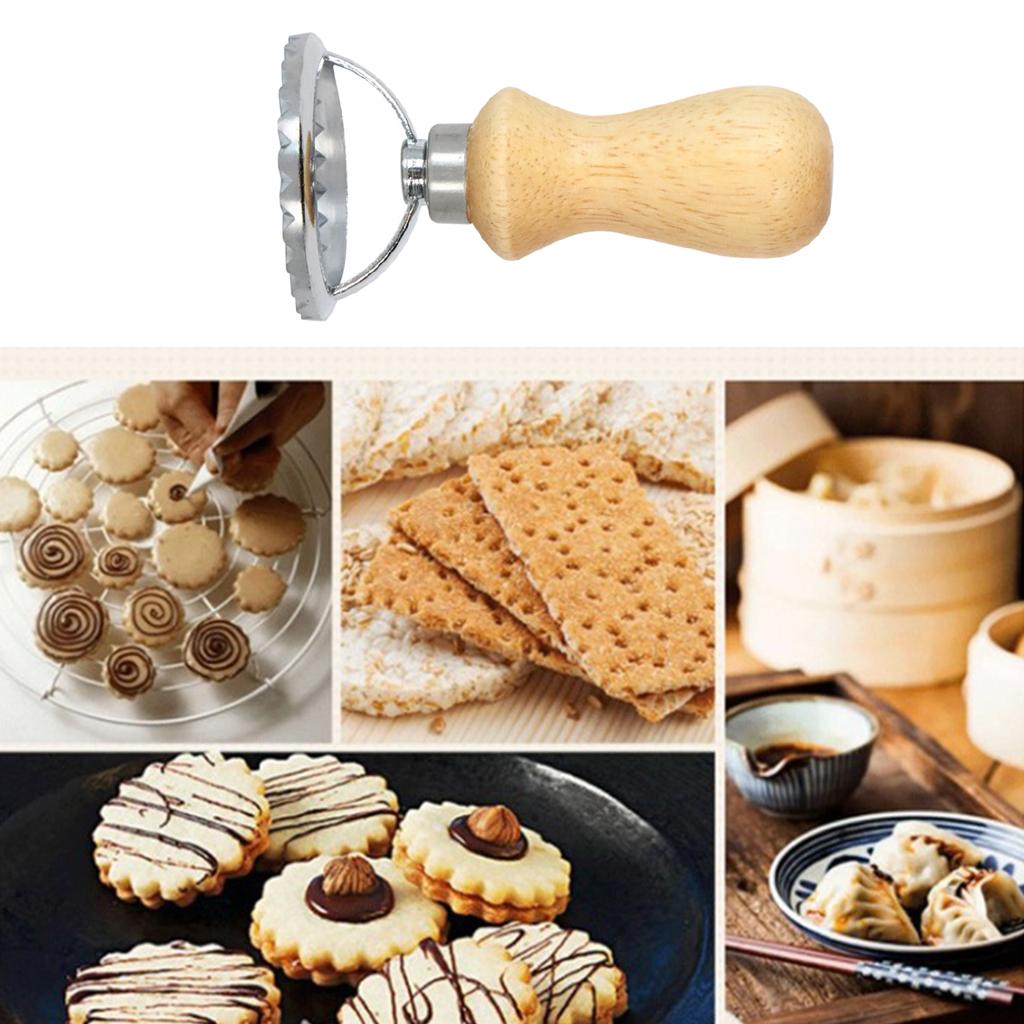 Classical Ravioli Stamp Cutter Mould Wooden Handle for Pasta Dough Cutter L round