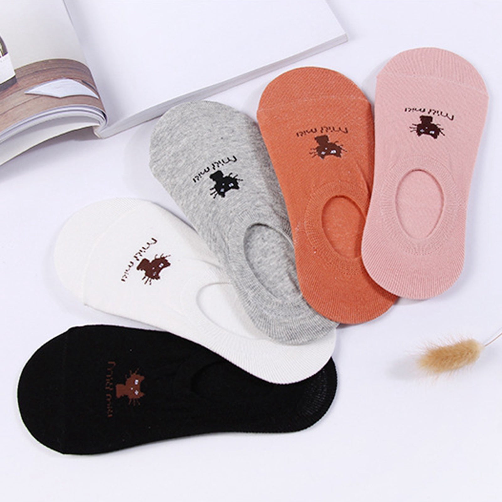 Women's 5 Pairs No Show Invisible Socks Non Slip Casual Socks Cat Pattern