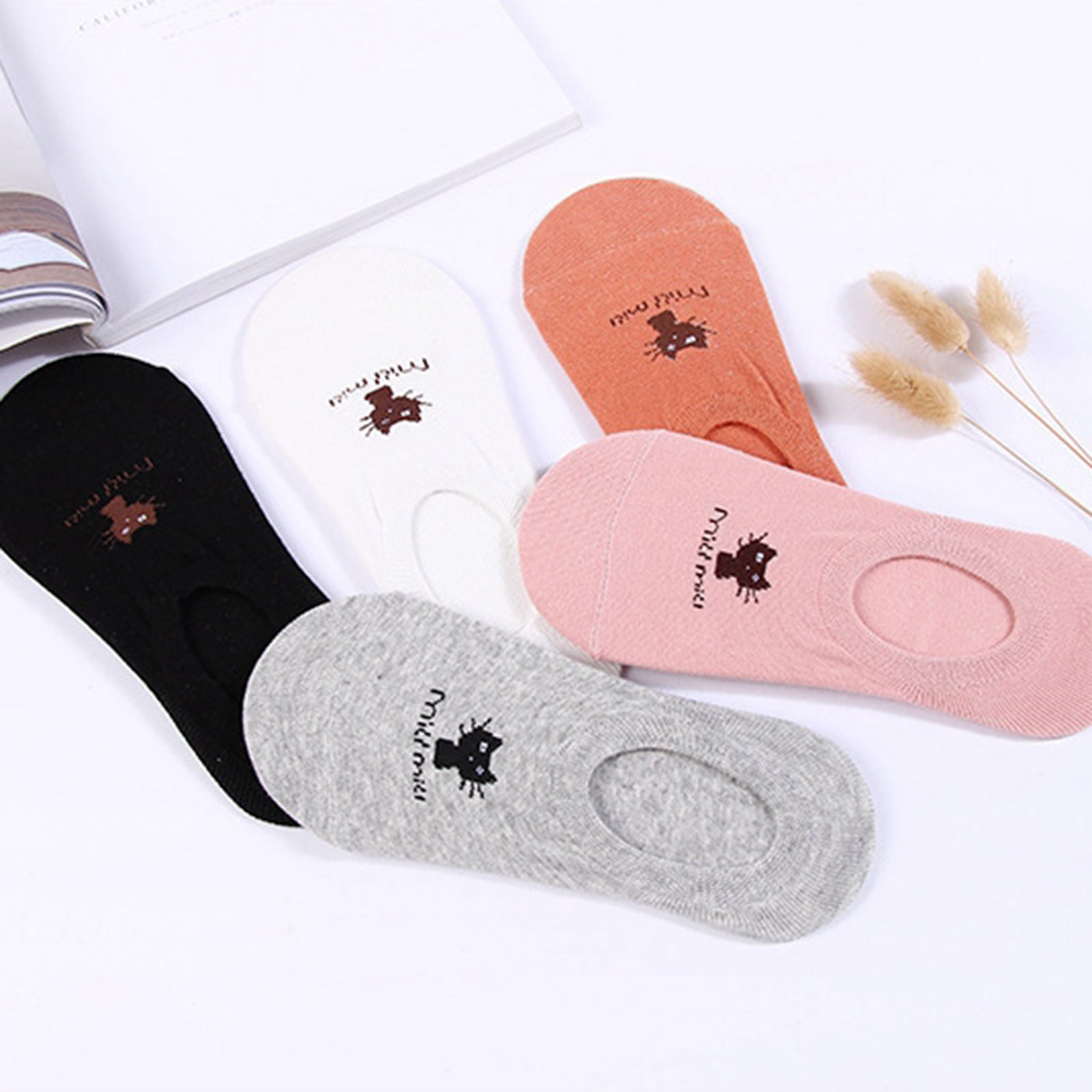 Women's 5 Pairs No Show Invisible Socks Non Slip Casual Socks Cat Pattern