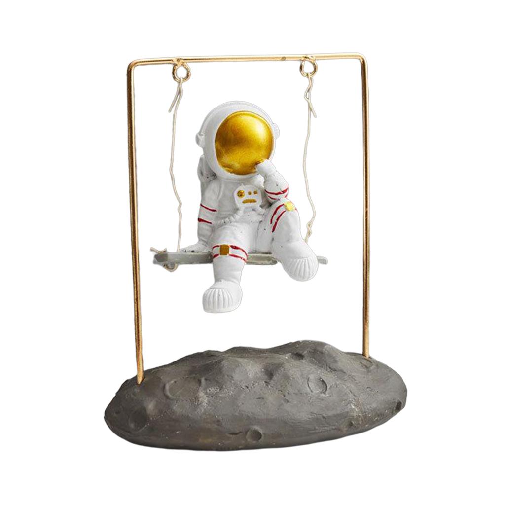 Spaceman Ornament Home Decoration Present Astronaut Figure Statue Style 2