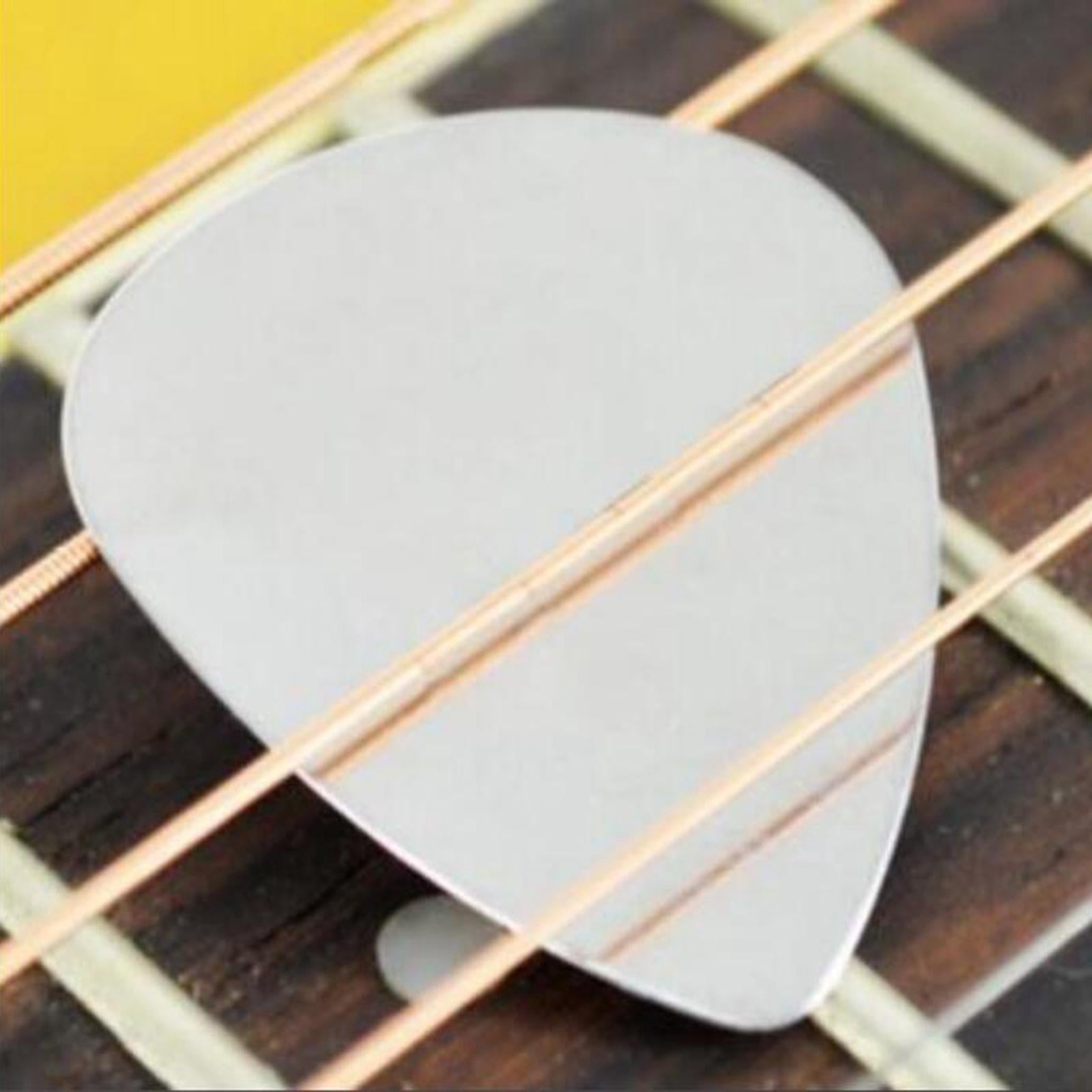 Stainless Steel Guitar Picks 0.3mm Thin Bass Pick Small Heart-shaped