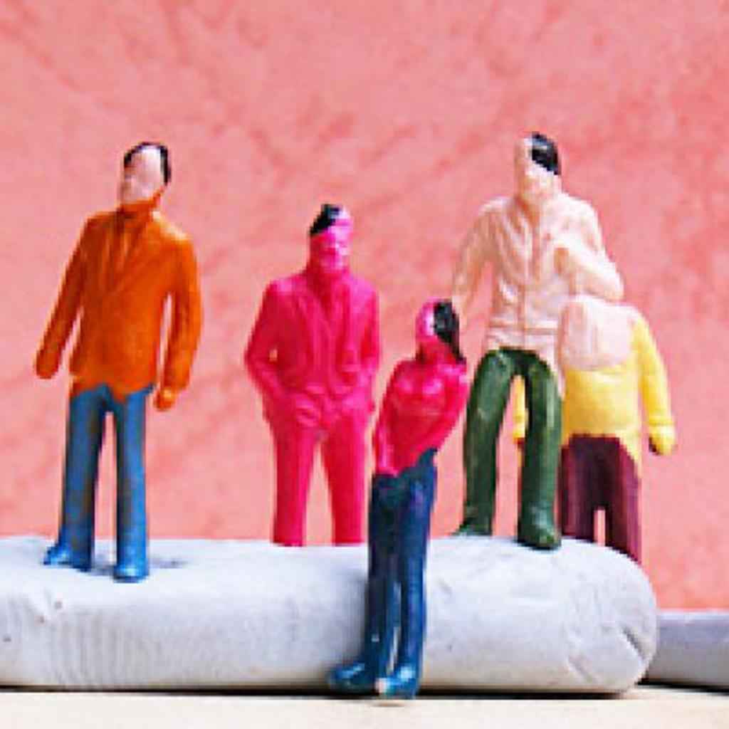 100pcs Painted Model Train People Figures Scale TT (1 to 100)