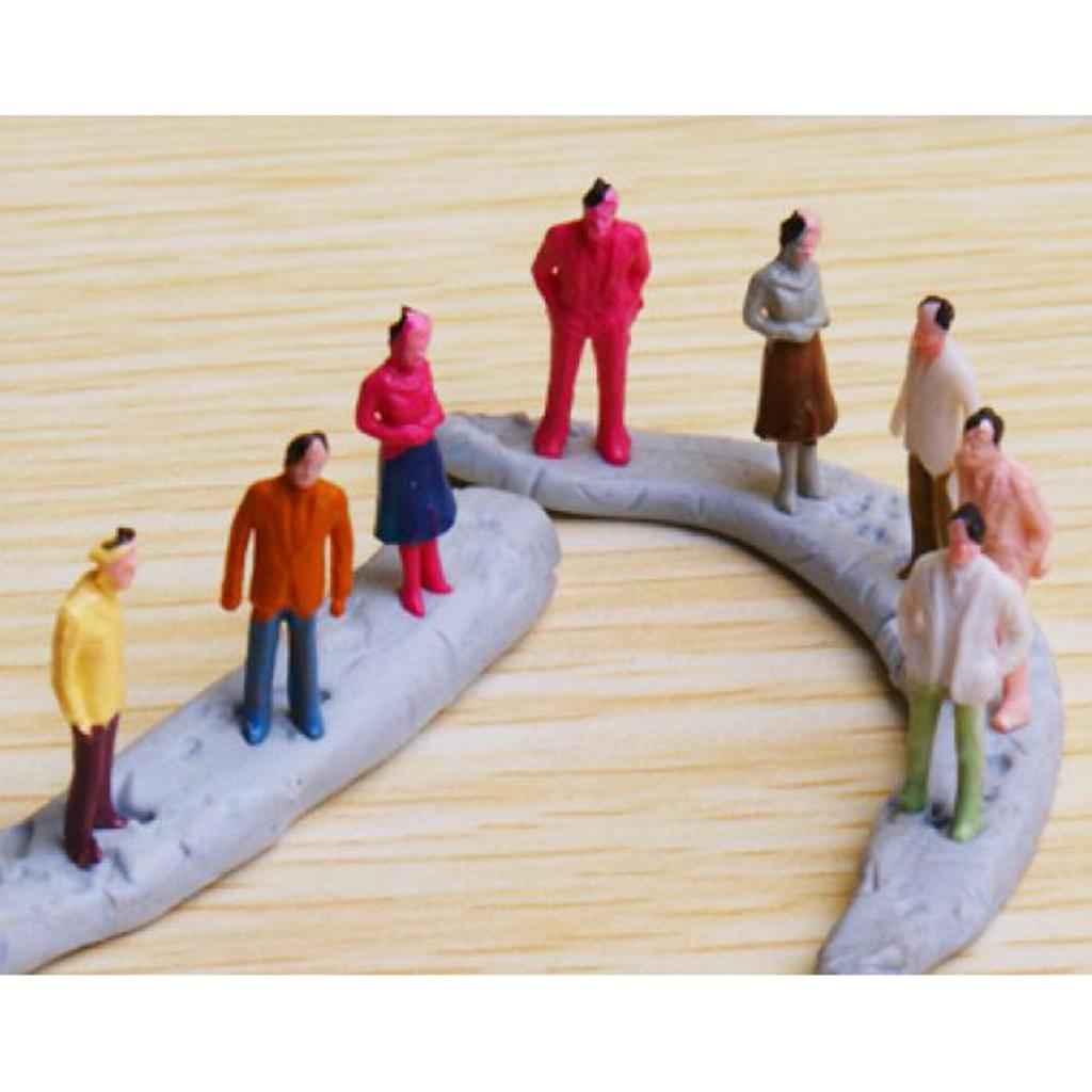 100pcs Painted Model Train People Figures Scale TT (1 to 100)