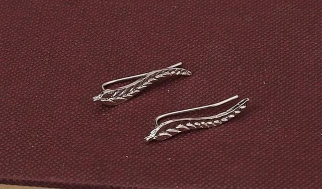 2 PCS Vintage Jewelry Exquisite Leaf Earrings Modern Beautiful Feather Ear Stud Earrings For Women (Silver)