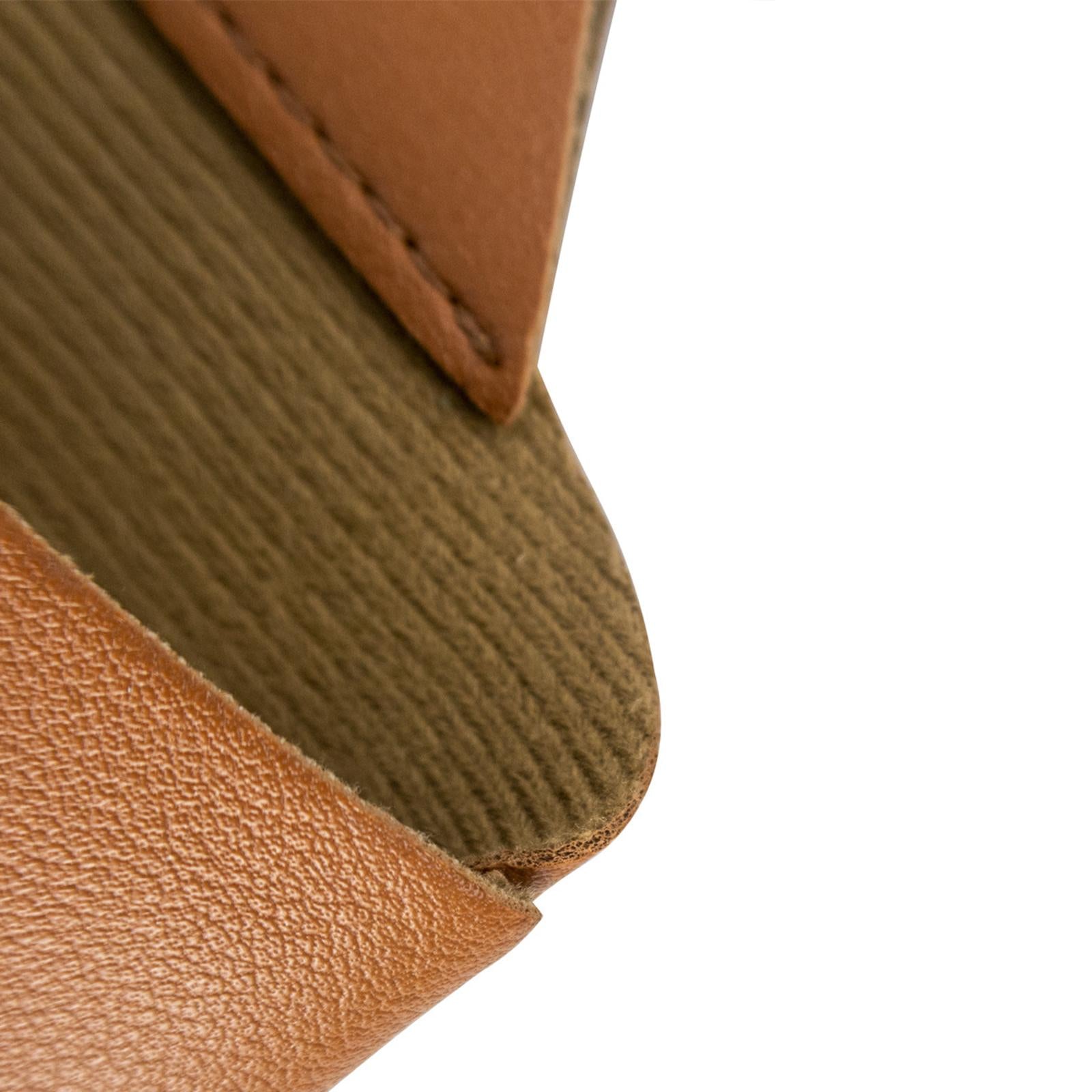 Car Air Vent Organizer Practical PU Leather for Small Items Keys Phones brown