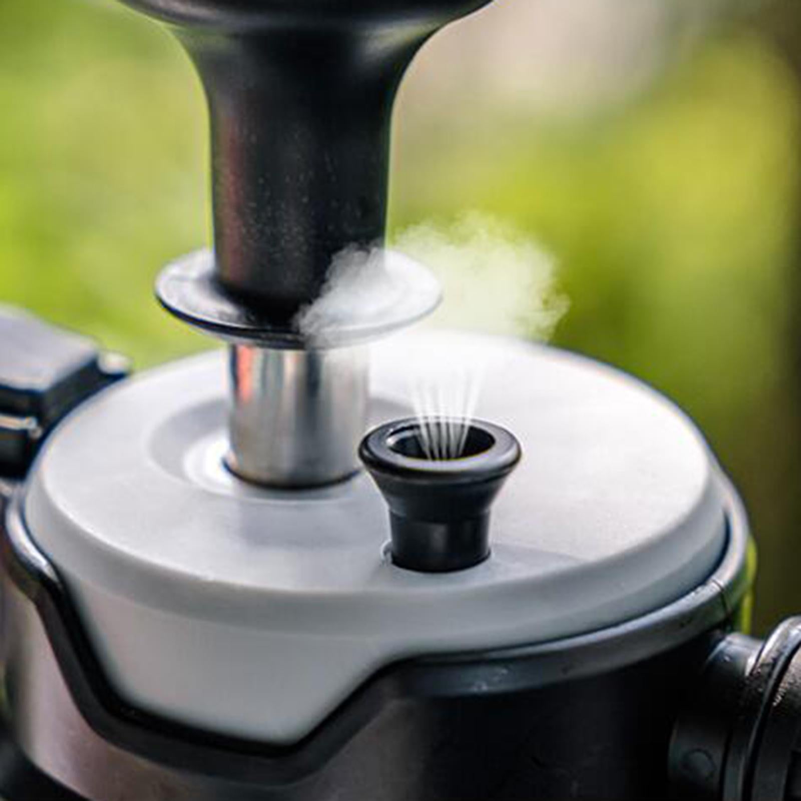 Pump Pressure Water Sprayer Bottle Handheld Garden Pump Sprayer for Spraying Grey Metal Rod