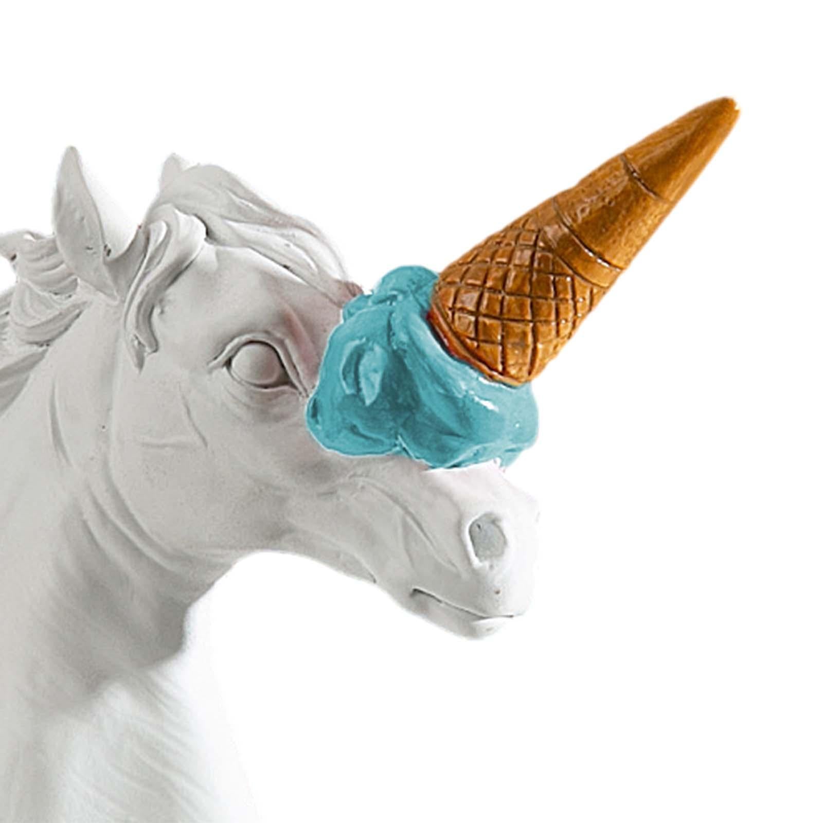 Horse Head Figurine Modern Resin Ornament for Bookshelf NightStand Farmhouse White and Blue