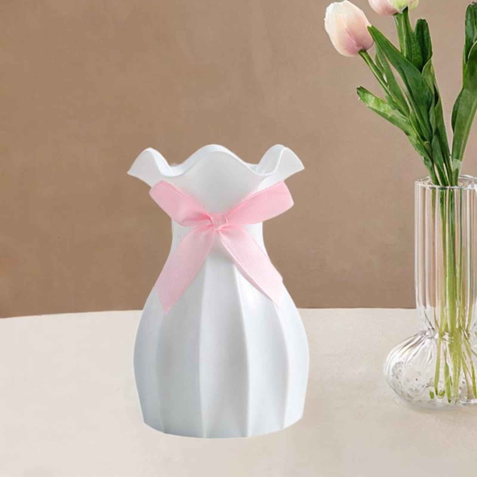 Minimalist Vase Decorative European Style Vase for Bedroom Shelf Living Room white