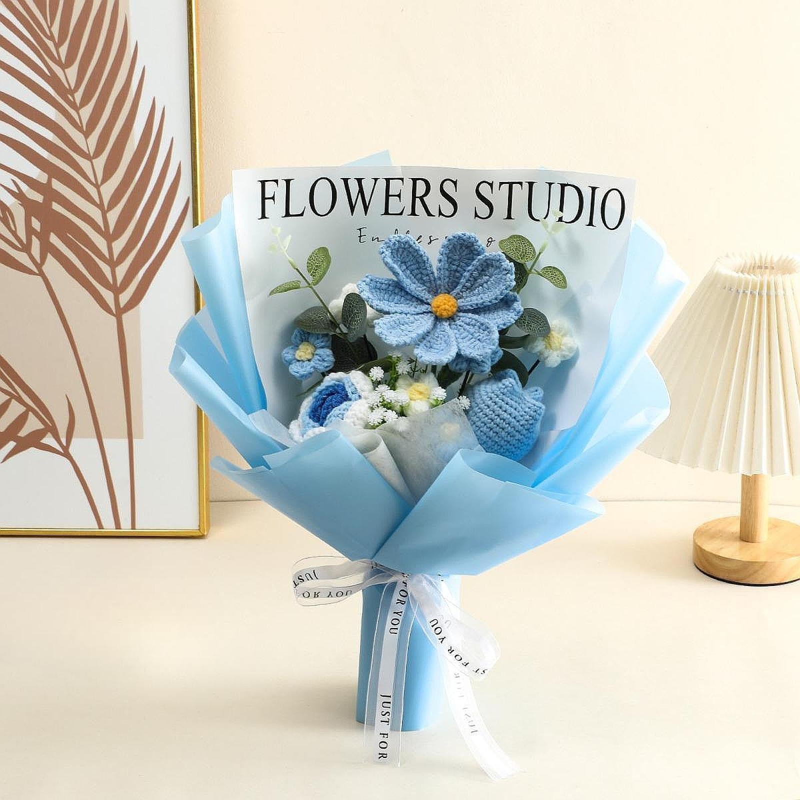 Crochet Bouquet Knitted Artificial Gesang Flowers for Teacher’ Day Women Mom Blue
