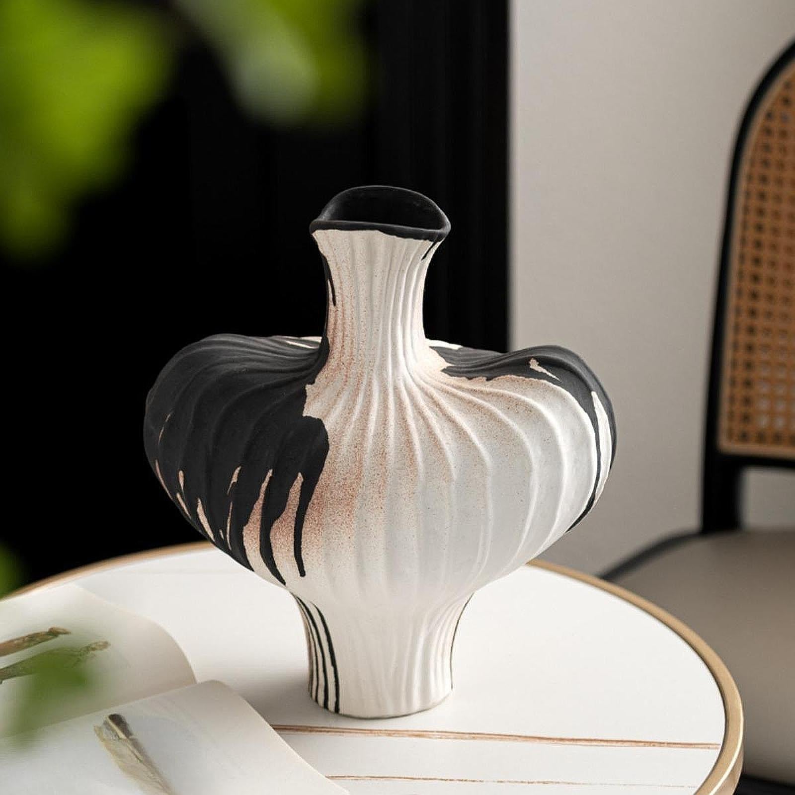 Wabi Sabi Flower Vase Farmhouse Decorative Vase Entryway Rustic Ceramic Vase 27.5cmx19cmx32cm