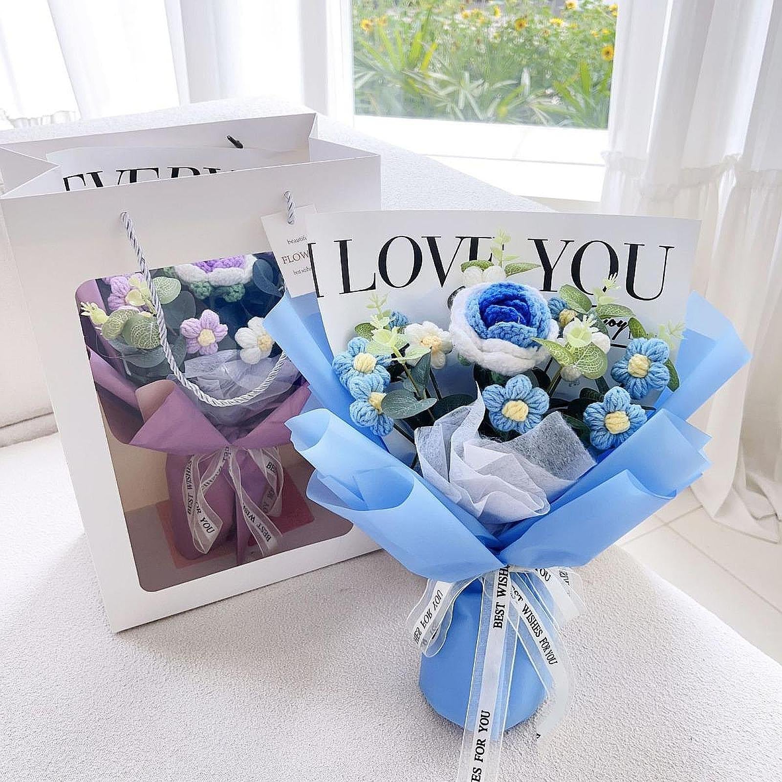 Crochet Flower Holiday Knitting Flower Bouquet for Birthday Thanksgiving Day Blue Rose