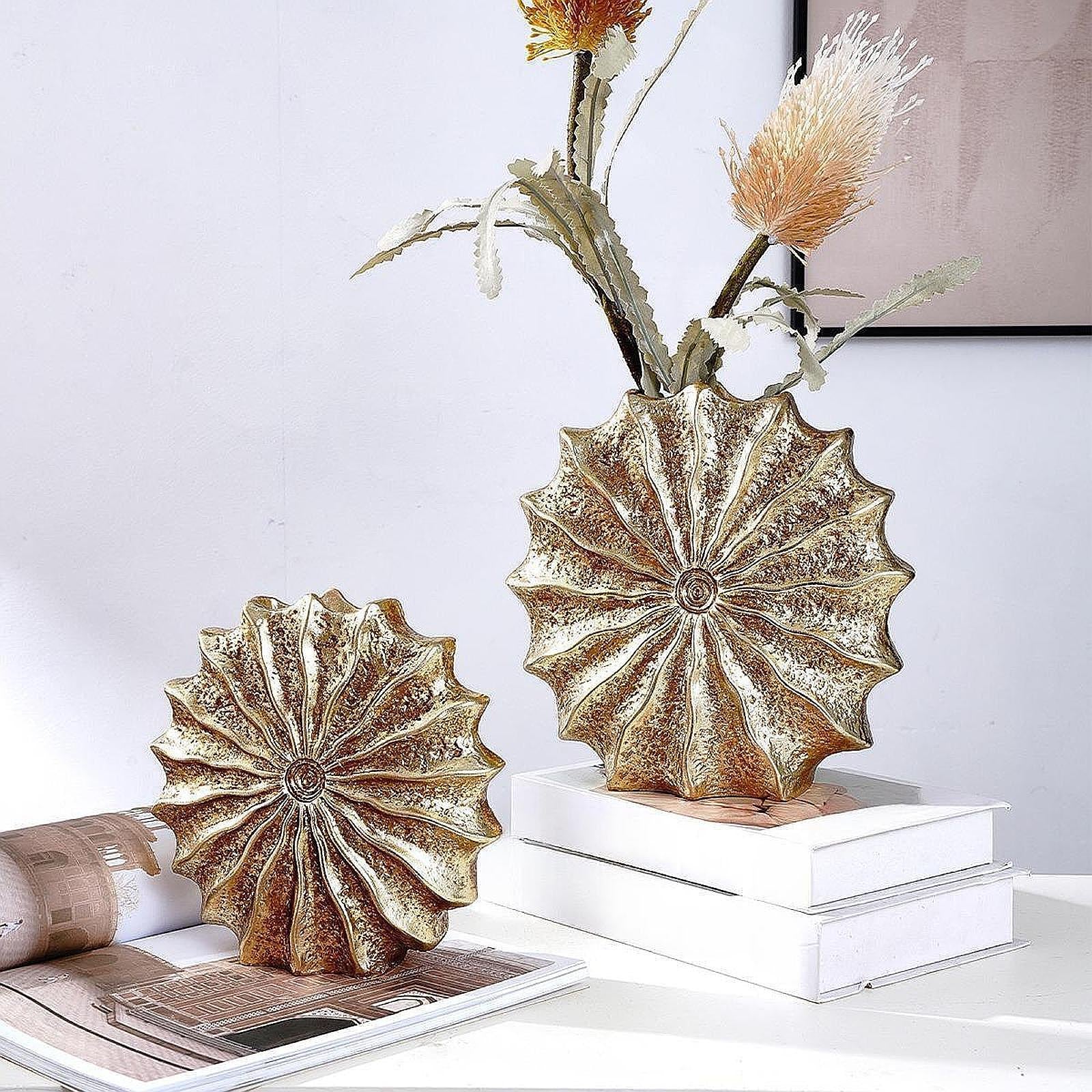 Conch Flower Vase Retro Tabletop Ornament for Dining Table Living Room Party Gold Small