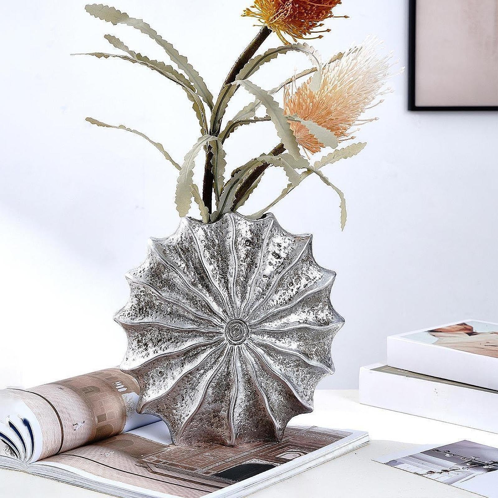 Conch Flower Vase Retro Tabletop Ornament for Dining Table Living Room Party Silver Large