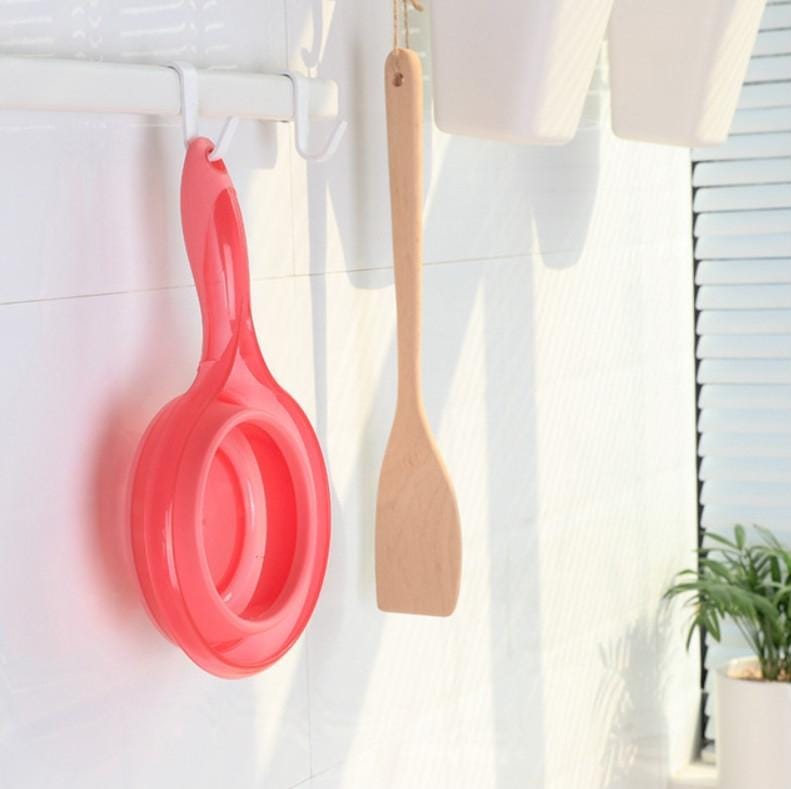 Collapsible Water Scoop Kitchen Large Handle Hangable Water Scoop Random Color Delivery