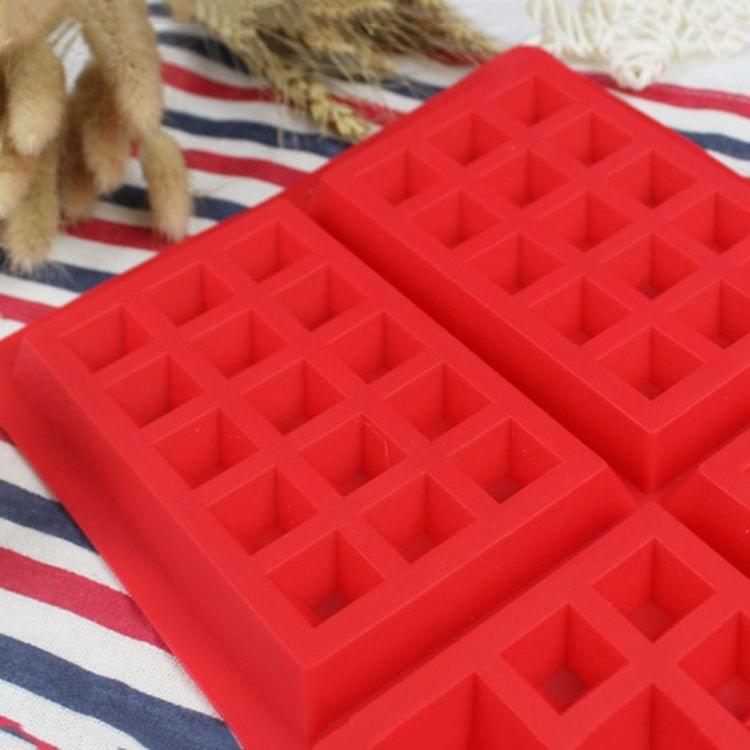 2 PCS DIY 4 Cavity Silicone Waffle Mold Bakery Tools Cake Chocolate Craft Candy Baking Mold, Random Style(Red)