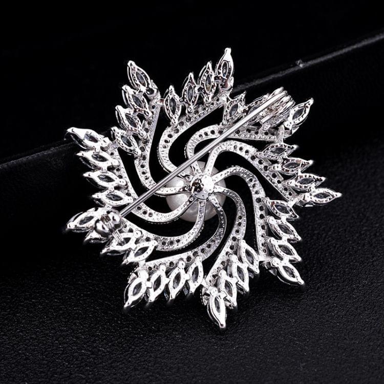 Luxury Fashion Simple Lady Crystal Zircon Pinwheel Shape Brooch High-grade Suits Corsage Brooch