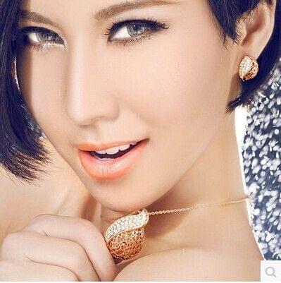 Elegant Half-Drilled Leaf Bud Shaped Hollow Exquisite Lady Temperament Earrings