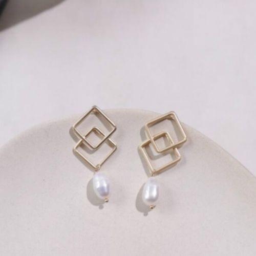 Gold Geometric Irregular Natural Freshwater Pearl Stud Earrings(Diamond)