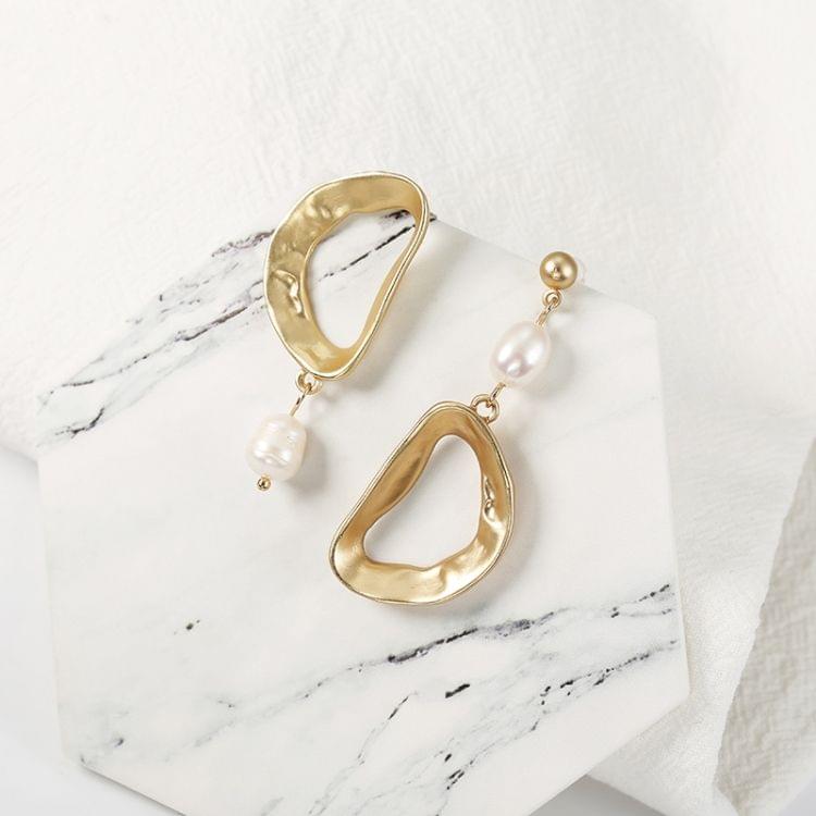 Fashion Simple Asymmetric Hollow Pearls Earring for Women