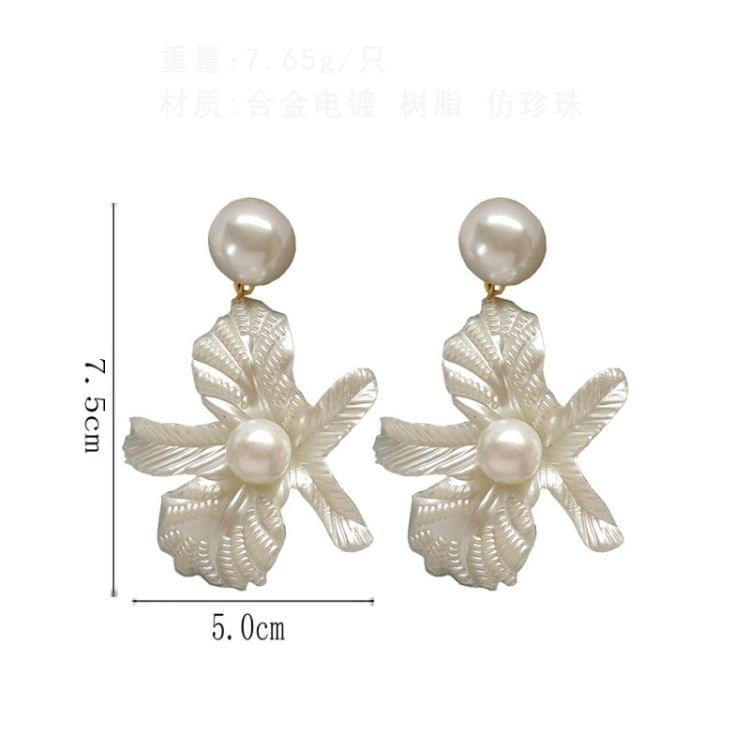 Simple Creative White Resin Flowers Clip Earrings Girl Women Fashion Personality Imitation Pearl Jewelry(Clip Earring)