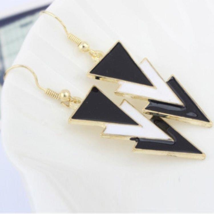 Simple Black and White Triangle Women Earring