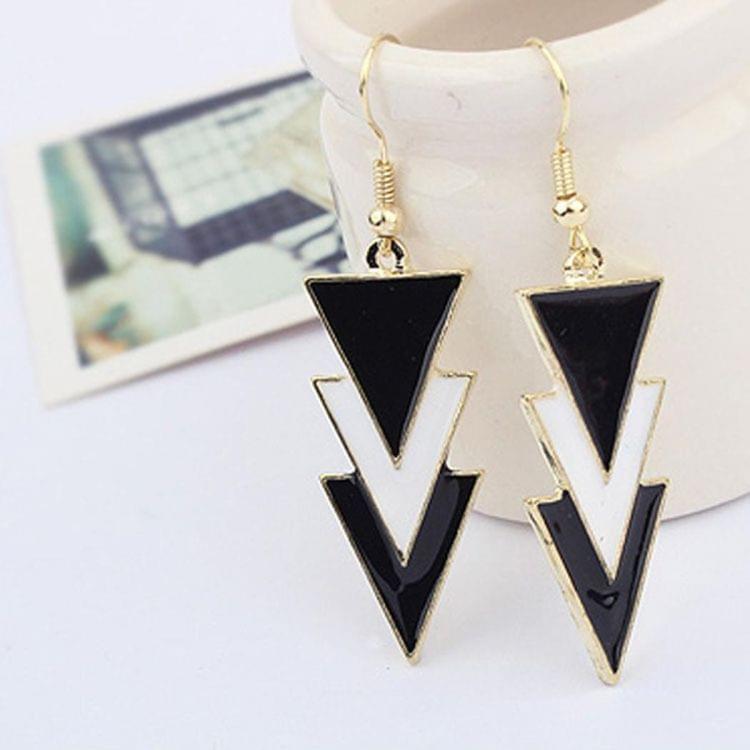 Simple Black and White Triangle Women Earring