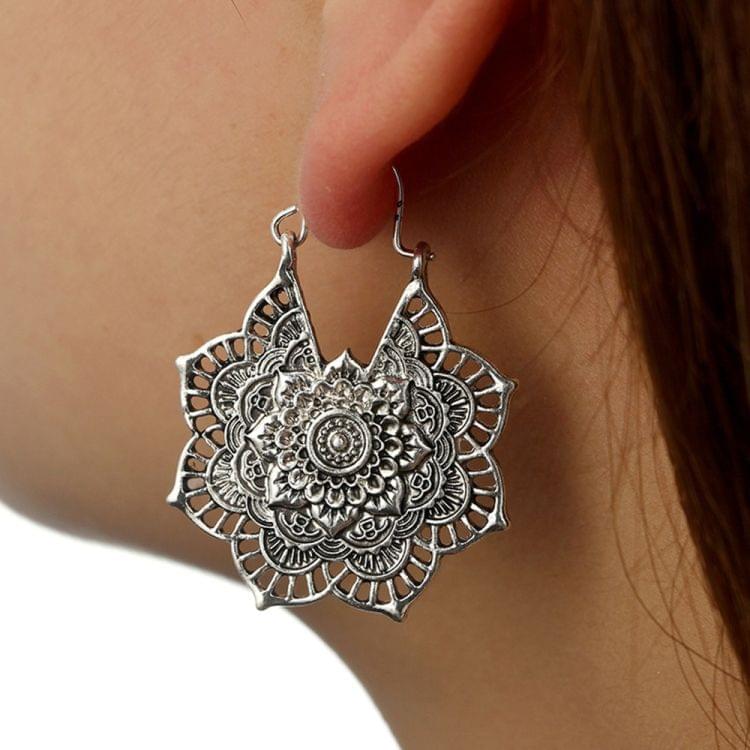 Vintage Ethnic Style Metal Openwork Flower Flower Earrings Bohemian Carved Earrings(Gold)